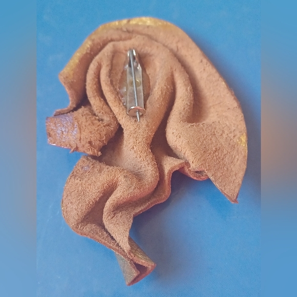 Vintage Handmade Venetian Carnival Brooch 🎭 - Picture 7 of 7